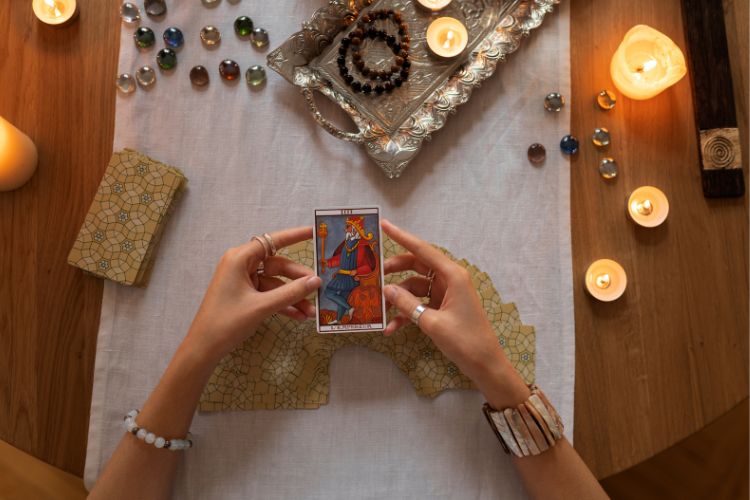 Best Tarot Card Reader in India Online